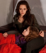 Breaking Dawn - Bis(s) zum Ende der Nacht (Teil 2): Kristen Stewart, Mackenzie Foy