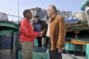 Film Le Havre von Regisseur Aki Kaurismki: Idrissa (Blondin Miguel) und Marcel Marx (Andr Wilms)